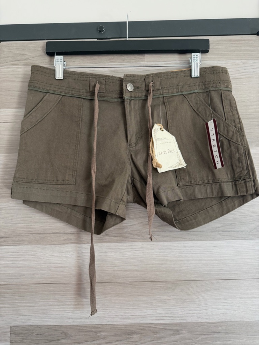 Artifact Vintage Chic Khaki Stretch Cotton Shorts Size 12 NWT